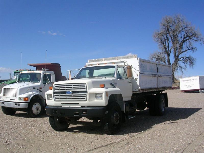 1989 Ford F800 16' Box/Side & Rear Dump 1989 Ford F800 16' Box/Side & Rear Dump