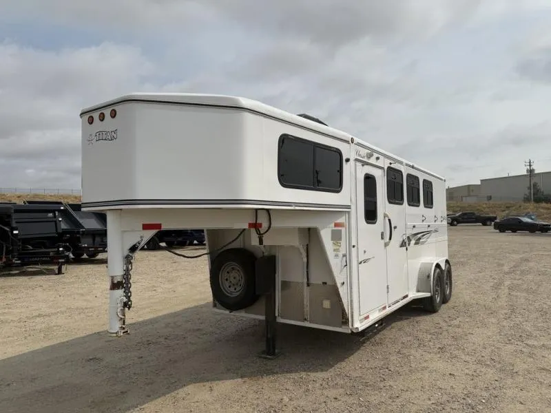 2001 Titan 3H Living Quarters Horse Trailer 