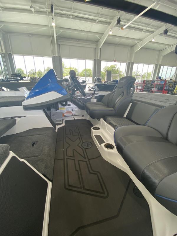2023 Skeeter FXR21LE Bass Boat Bayird RV Outdoor & Marine in Mountain