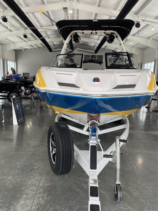2017 Moomba MOJO Ski/Wakeboard 2017 Moomba MOJO Ski/Wakeboard