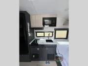 used Travel Trailers East To West Silver Lake for sale, in Spruce Grove, AB Thumbnail 10