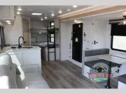 used Travel Trailers East To West Longitude for sale, in Spruce Grove, AB Thumbnail 8