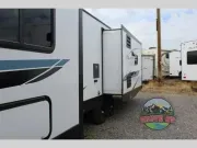 used Travel Trailers CrossRoads RV Volante for sale, in Spruce Grove, AB Thumbnail 3