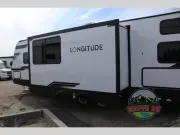 used Travel Trailers East To West Longitude for sale, in Spruce Grove, AB Thumbnail 4