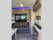 used Travel Trailers CrossRoads RV Zinger Lite for sale, in Spruce Grove, AB Thumbnail 6