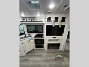 used Travel Trailers East To West Longitude for sale, in Spruce Grove, AB Thumbnail 13