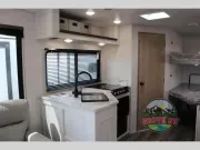 used Travel Trailers East To West Longitude for sale, in Spruce Grove, AB Thumbnail 9