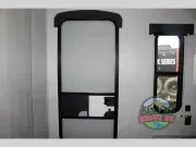 used Travel Trailers CrossRoads RV Zinger for sale, in Spruce Grove, AB Thumbnail 20