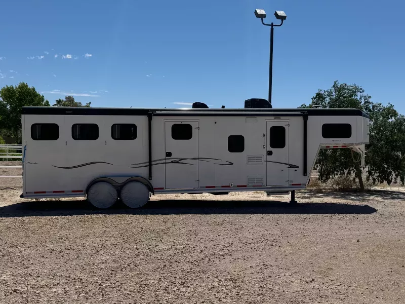 2022 Trails West Classic Living Quarters 3 horse Slant Gooseneck Horse Trailer