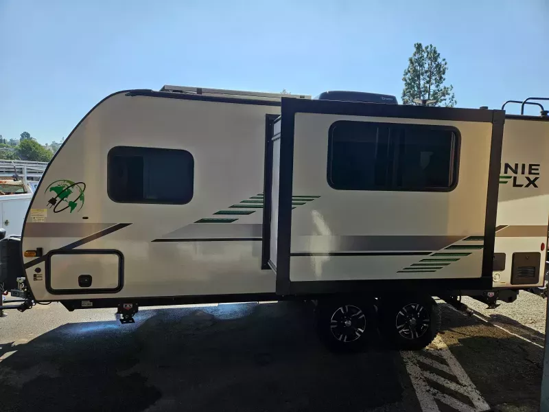 used Travel Trailers Winnebago Micro Minnie for sale, in Bonita, CA Thumbnail 3