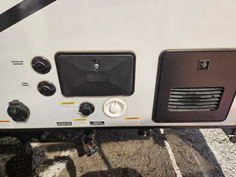 used Travel Trailers Winnebago Micro Minnie for sale, in Bonita, CA Thumbnail 10