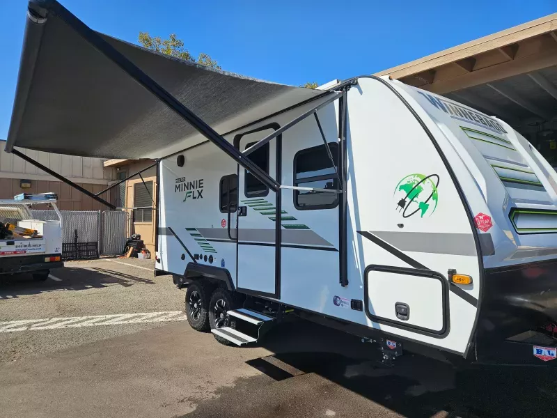 used Travel Trailers Winnebago Micro Minnie for sale, in Bonita, CA Thumbnail 5