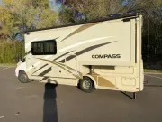 used Other Trailers Thor Motor Coach  for sale, in Omaha, NE Thumbnail 2