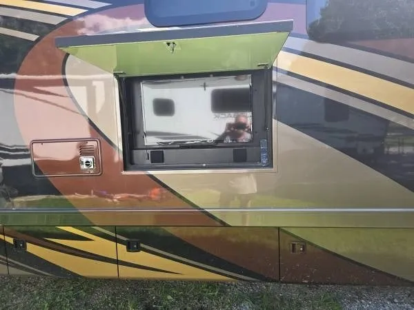 used Other Trailers Thor Motor Coach  for sale, in Omaha, NE Thumbnail 2