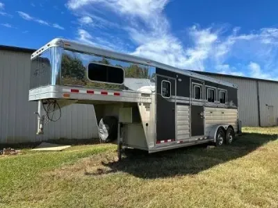 2009 Horse Livestock Trailer photo 9