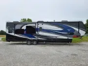 used Other Trailers Vanleigh RV  for sale, in Omaha, NE Thumbnail 2