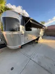 2019 Airstream Flying Cloud 27FB Twin