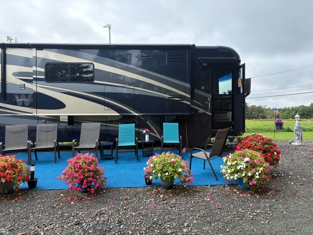2010 Winnebago Journey 40L