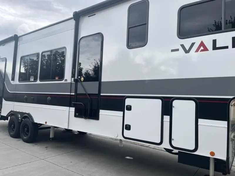 2024 Alliance RV photo 7