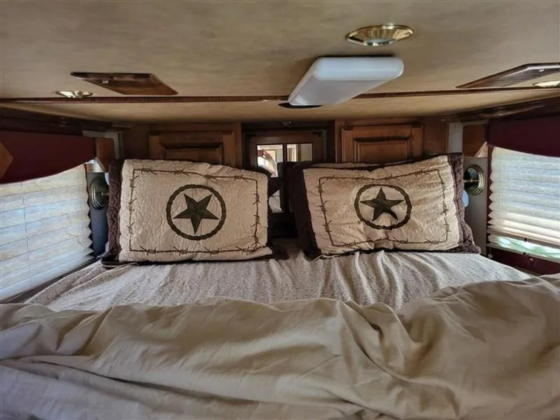 2004 Sooner photo 7