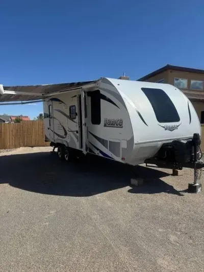 2015 Lance Travel Trailer 2185