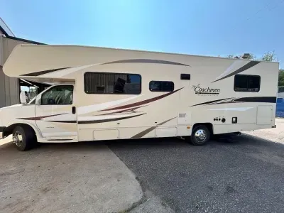 2015 Coachmen Freelander 27QB
