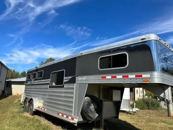 2009 Horse Livestock Trailer photo 5