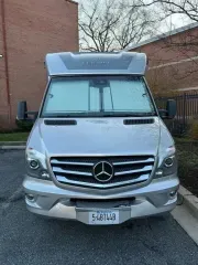 2019 Leisure Travel Vans Unity U24MB