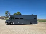 2001 Freightliner Columbia Toterhome 