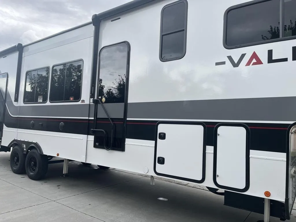 2024 Alliance RV photo 8