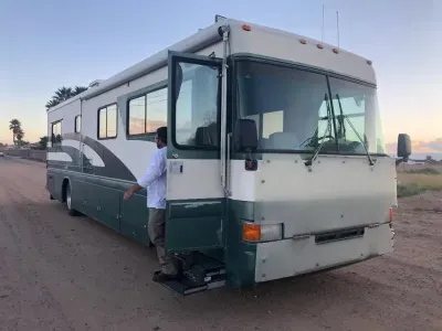1997 Country Coach Intrigue 530 
