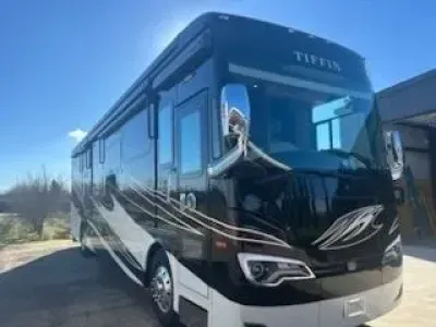 2021 Tiffin Motorhomes Allegro Bus 40 IP