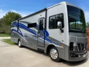 2022 Holiday Rambler® Vacationer® 33C