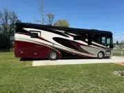 2014 Tiffin Motorhomes Phaeton 36 GH