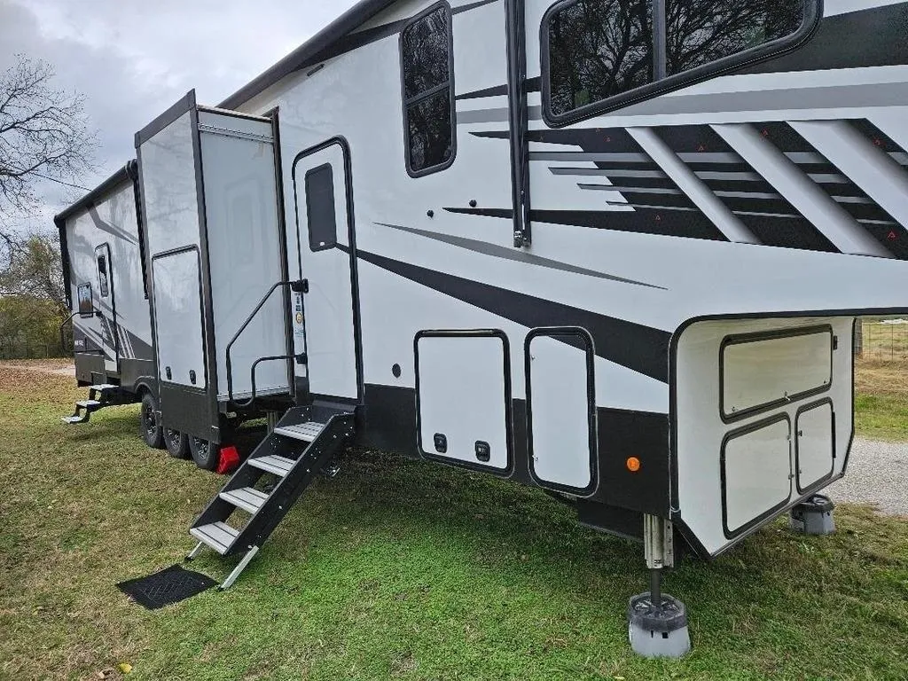 2022 Alliance RV photo 8