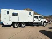 2004 Freightliner FL80 Toterhome