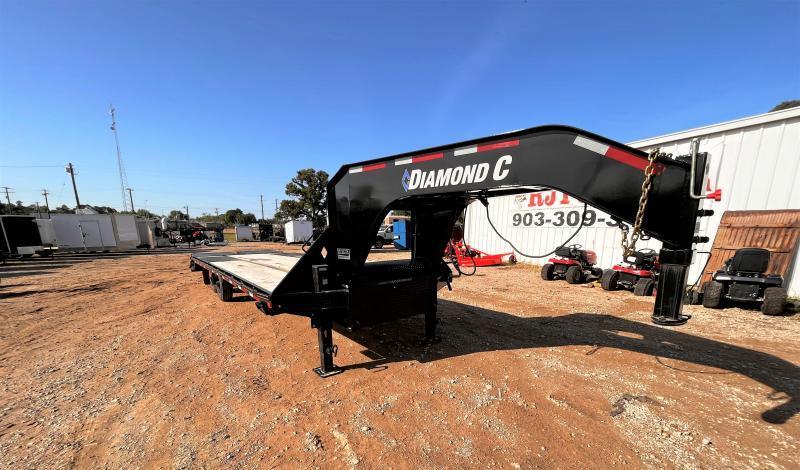 2022 Diamond C Trailers 102 x 28 FMAX 212 Equipment Trailer 2022 Diamond C Trailers 102 x 28 FMAX 212 Equipment Trailer