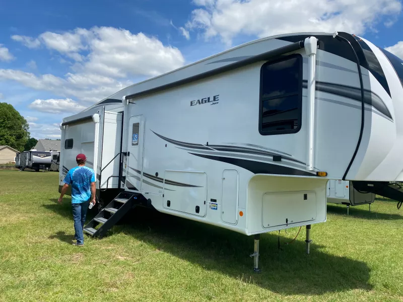 used Fifth Wheel Trailers Jayco Eagle for sale, in Wilmington, NC Thumbnail 4