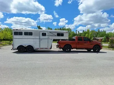 2000 Four Star 2 Horse Slant Gooseneck Horse & Livestock