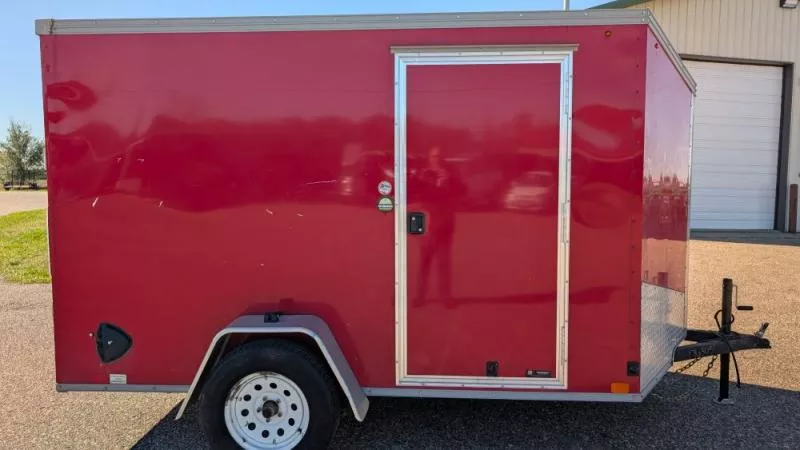 2021 United Trailers 6 X 10 SA Cargo / Enclosed Trailer