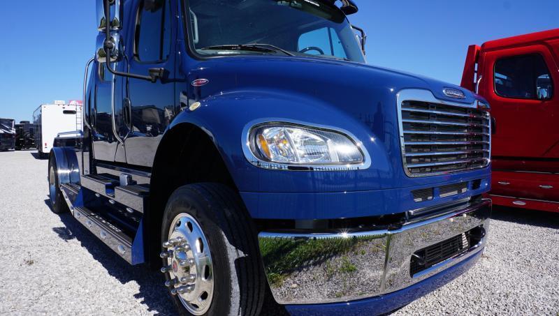 2015 Freightliner M2 Semi Truck 2015 Freightliner M2 Semi Truck