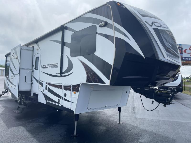 2013 Dutchmen Mfg Voltage 3950 Toy Hauler RV 2013 Dutchmen Mfg Voltage 3950 Toy Hauler RV