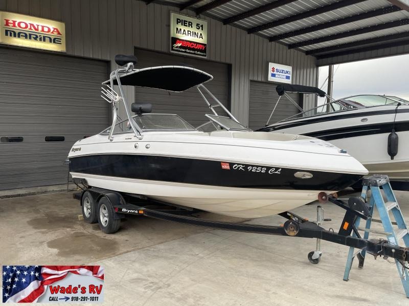 2003 Bryant Boats 214/CD Power Boat 2003 Bryant Boats 214/CD Power Boat