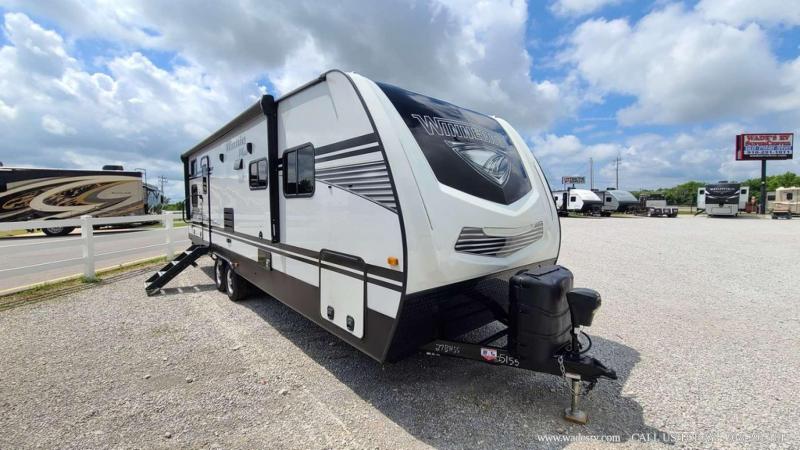 2020 Winnebago Minnie Plus 27BHSS Travel Trailer RV 2020 Winnebago Minnie Plus 27BHSS Travel Trailer RV