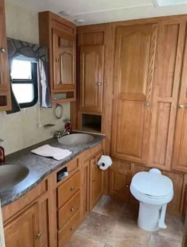 used Travel Trailers Forest River Signature for sale, in Niagara Falls, ON Thumbnail 3