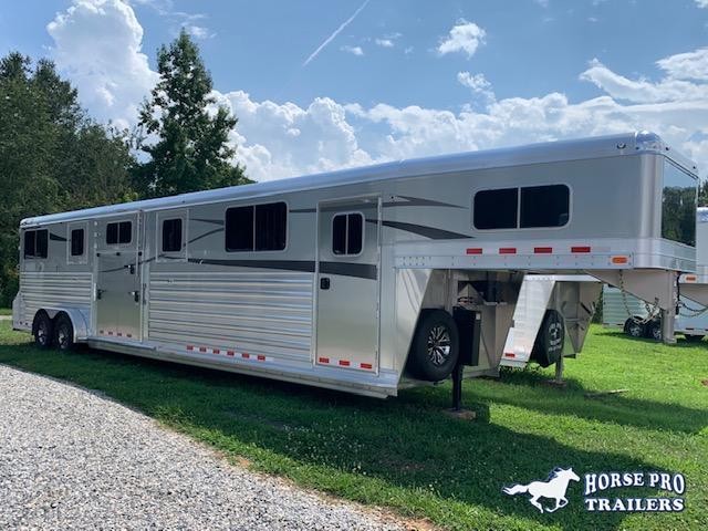 2022 4-Star Deluxe 4 Horse Head to Head Gooseneck 2022 4-Star Deluxe 4 Horse Head to Head Gooseneck
