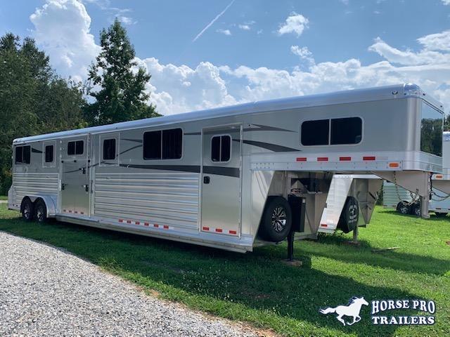 2022 4-Star Deluxe 4 Horse Head to Head Gooseneck 2022 4-Star Deluxe 4 Horse Head to Head Gooseneck