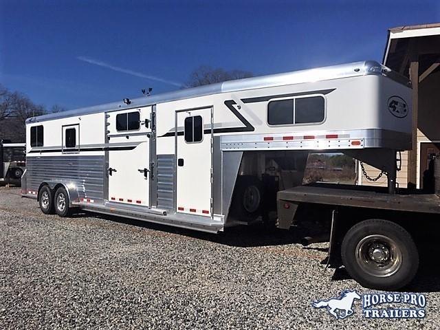 2022 4-Star Deluxe 2+1 Gooseneck - WERM FLOORING! 2022 4-Star Deluxe 2+1 Gooseneck - WERM FLOORING!