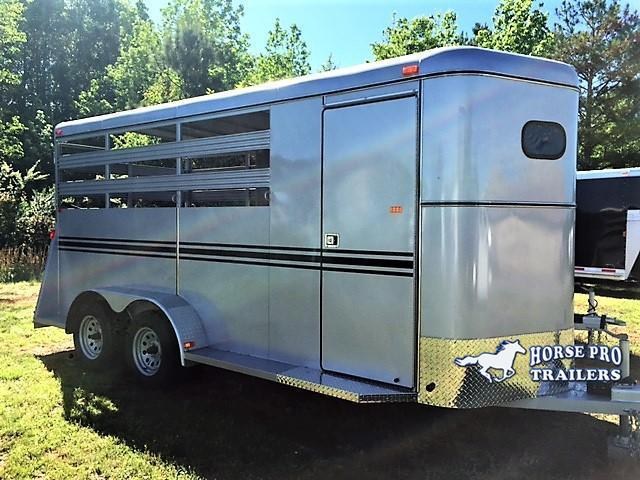 2023 Bee 3 Horse Slant Load Bumper Pull w/Stock Sides 2023 Bee 3 Horse Slant Load Bumper Pull w/Stock Sides