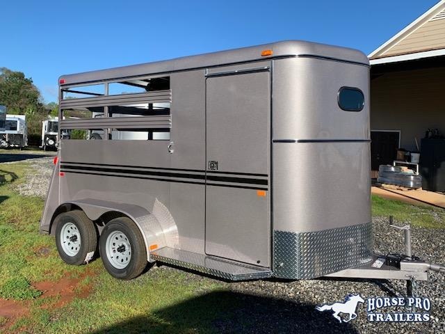 2022 Bee 2 Horse Slant Load Bumper Pull- Stock sides 2022 Bee 2 Horse Slant Load Bumper Pull- Stock sides